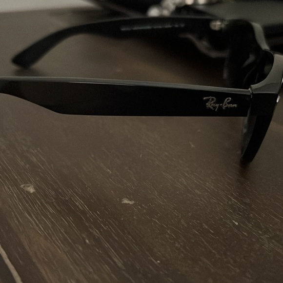Used Ray-Ban Polarized Wayfarers - good condition with case! - Picture 3 of 5
